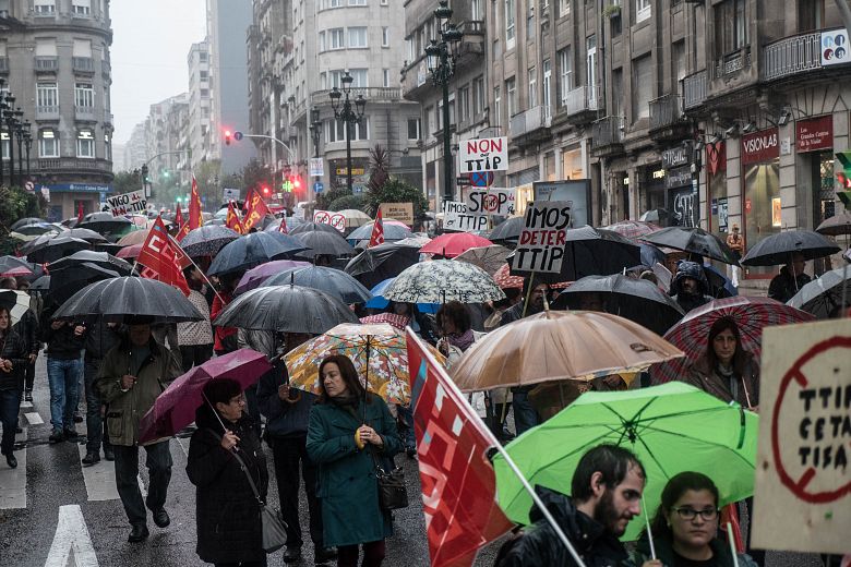 2016-10-15ConcentracionTTIPVigo 11.jpg